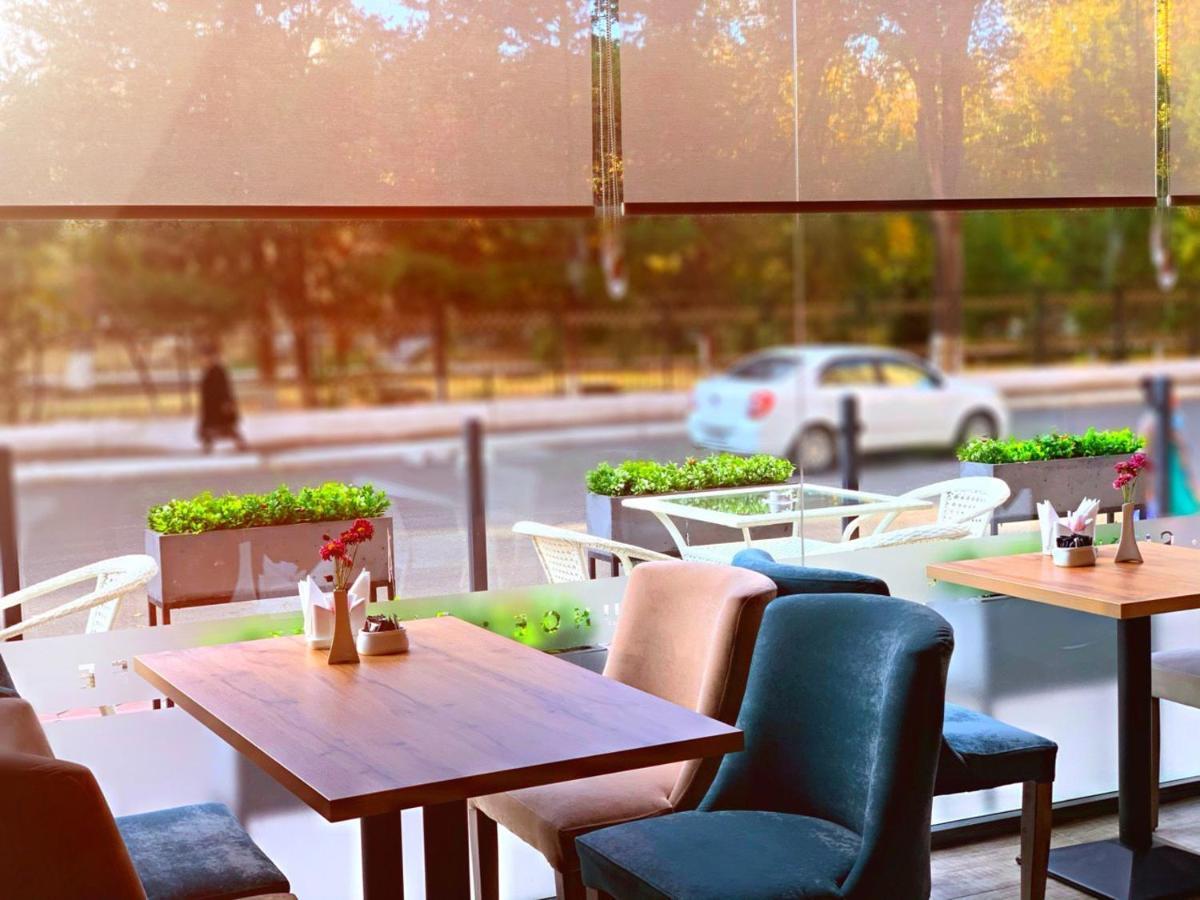 Sayyoh Hotel Ташкент Екстериор снимка
